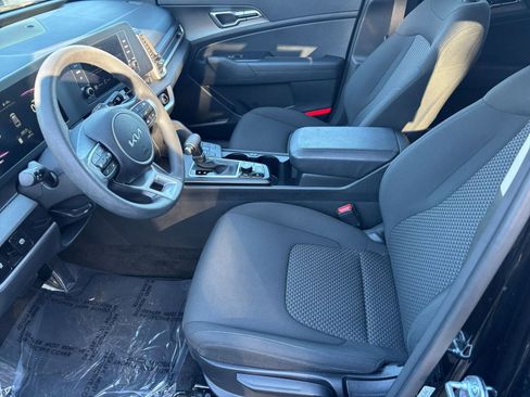 Used 2025 Kia Sportage LX image 27