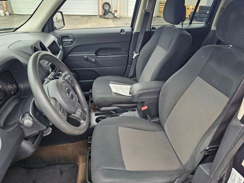 Used 2014 Jeep Patriot Sport image 14