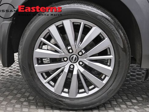Used 2024 Nissan Pathfinder SL AWD/4WD image 29