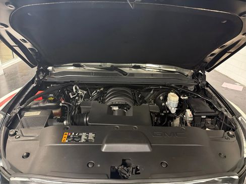 Used 2019 GMC Yukon XL Denali w/ Denali Ultimate Package image 11