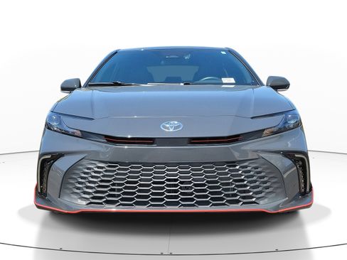 Used 2025 Toyota Camry SE image 2