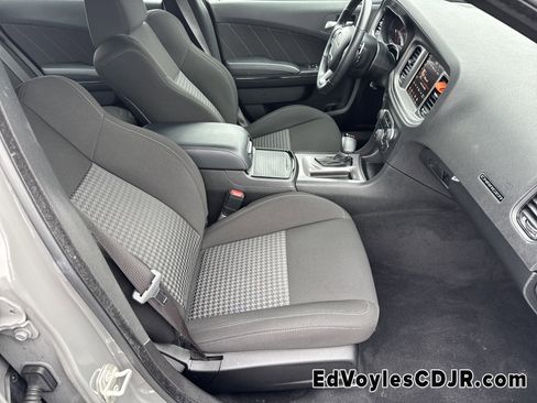 Used 2023 Dodge Charger R/T w/ Blacktop Package image 17