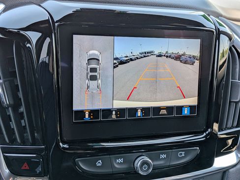 Used 2023 Chevrolet Traverse LT FWD image 14