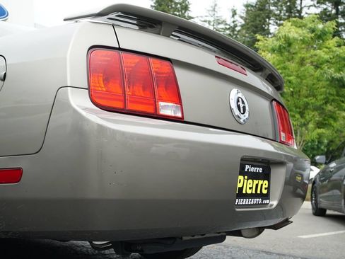 Used 2005 Ford Mustang Premium RWD image 24