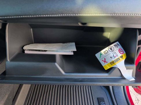 Used 2025 Buick Enclave Avenir w/ Super Cruise Package image 18