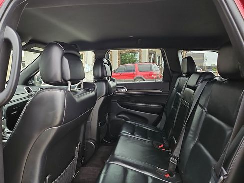 Used 2018 Jeep Grand Cherokee Limited image 19