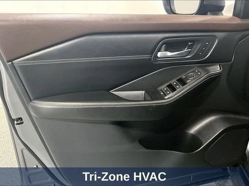 Used 2023 Nissan Rogue SL AWD/4WD image 26