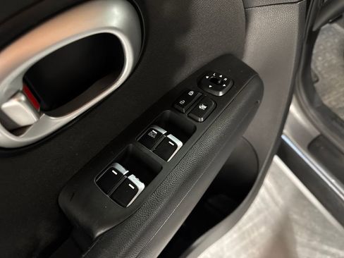 Used 2019 Kia Soul w/ Convenience Package image 24