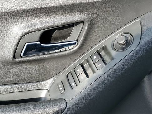 Certified 2019 Chevrolet Trax LS w/ Tint and Cruise Package image 22