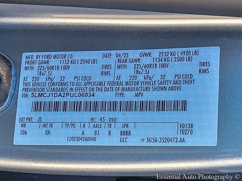 Used 2023 Lincoln Corsair Standard w/ Towing Package image 37