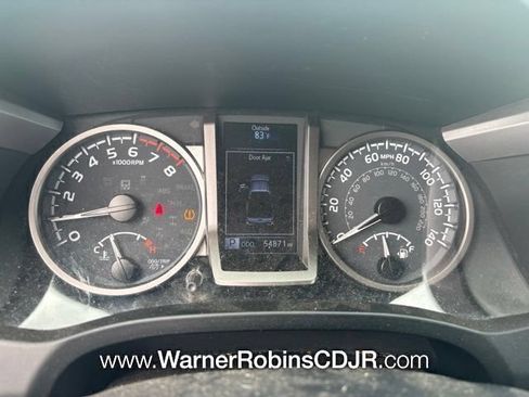Used 2020 Toyota Tacoma SR5 AWD/4WD image 6