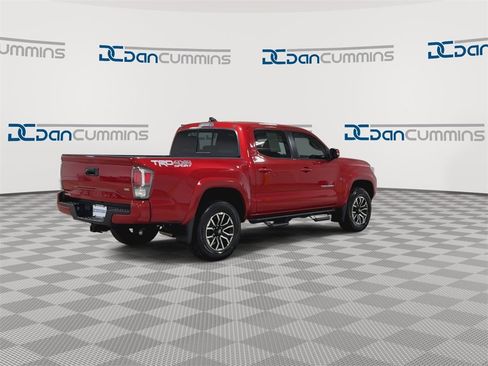 Used 2022 Toyota Tacoma TRD Sport image 9