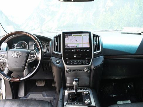 Used 2018 Toyota Land Cruiser AWD/4WD image 18