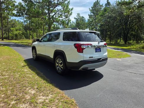 Used 2020 GMC Acadia SLT w/ Trailering Package FWD image 3