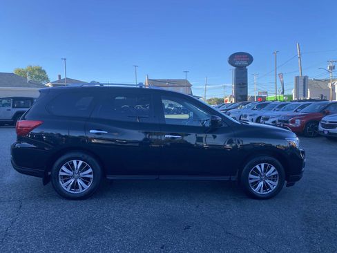 Used 2018 Nissan Pathfinder SV image 7