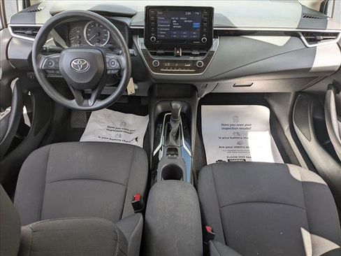 Used 2022 Toyota Corolla LE image 16