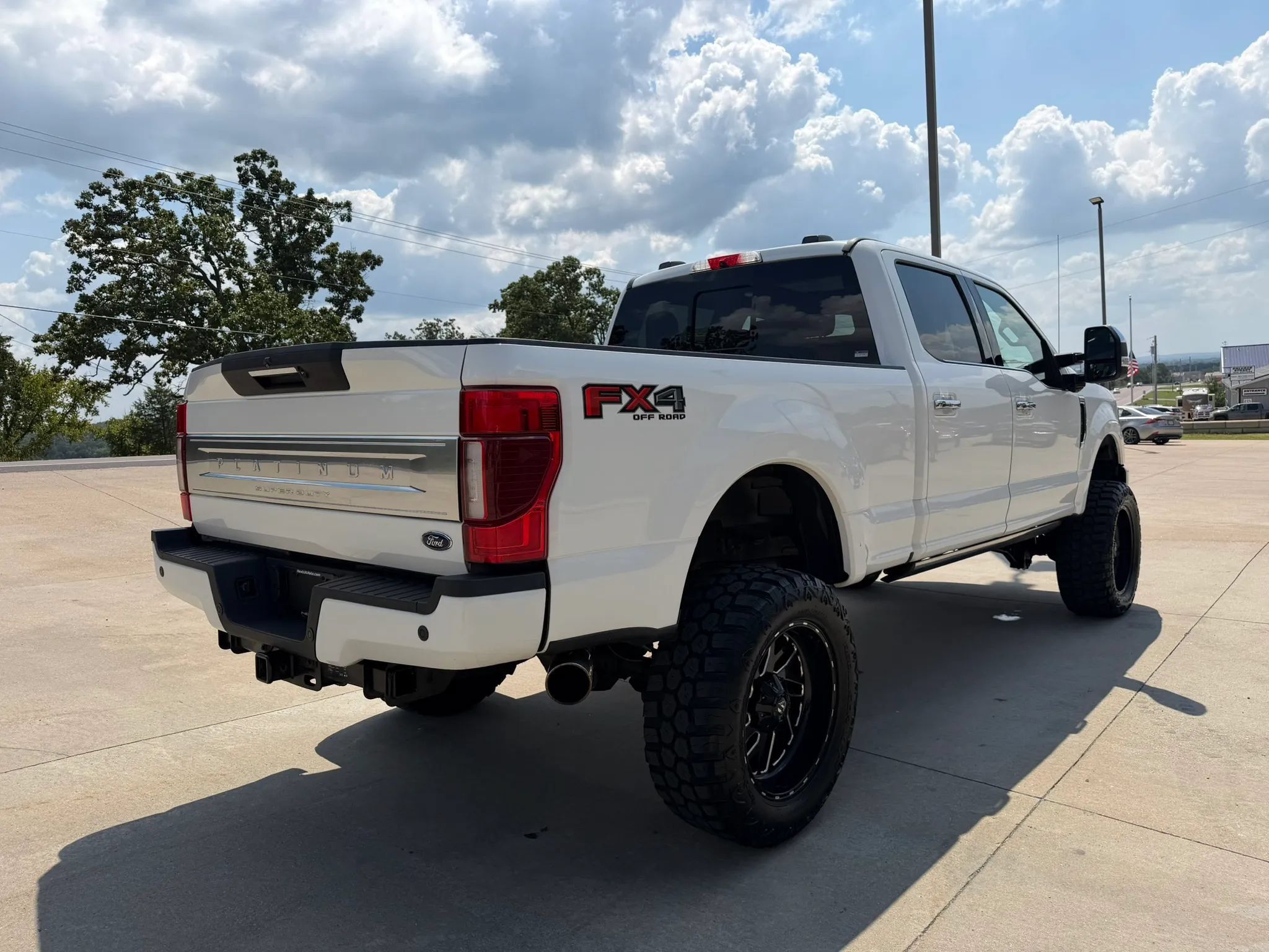 Used 2020 Ford F350 Platinum w/ FX4 Off-Road Package AWD/4WD image 9