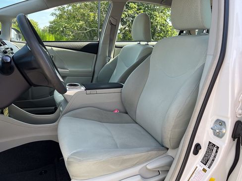 Used 2013 Toyota Prius V Three FWD image 15