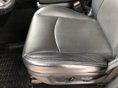 Used 2016 RAM 1500 Laramie AWD/4WD image 18