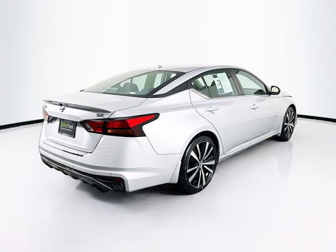 Used 2021 Nissan Altima 2.5 SR w/ SR Premium Package image 9