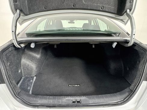 Used 2023 Nissan Altima 2.5 SV FWD image 30