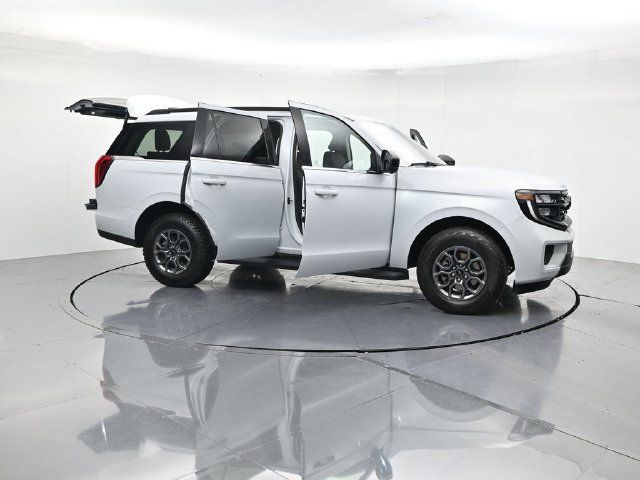 Used 2025 Ford Expedition Active RWD image 52