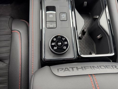 New 2026 Nissan Pathfinder SV image 31