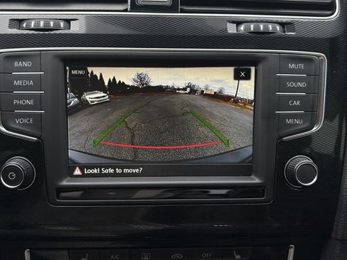 Used 2017 Volkswagen GTI Sport image 16