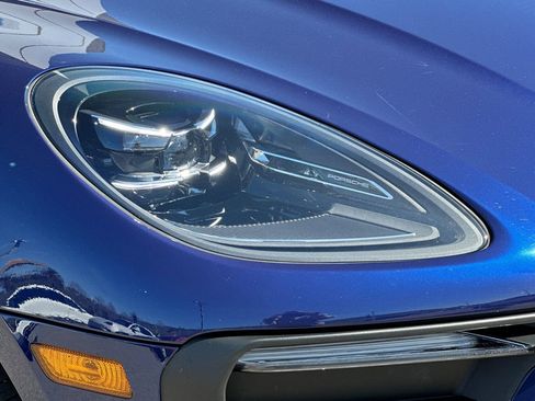 Used 2024 Porsche Macan image 37
