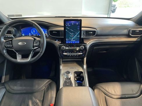 Used 2021 Ford Explorer Platinum w/ Equipment Group 601A AWD/4WD image 24