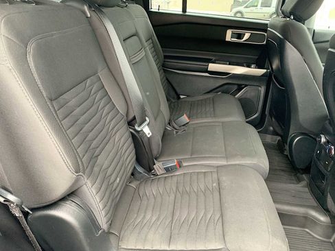 Used 2020 Ford Explorer XLT image 25