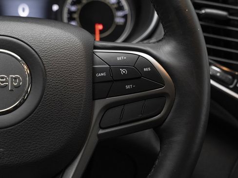 Used 2019 Jeep Cherokee Limited image 21