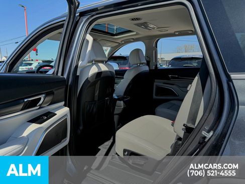 Used 2024 Kia Telluride S w/ S Sunroof Package image 14