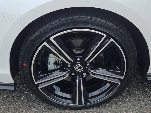 Used 2024 Honda Accord Sport image 7