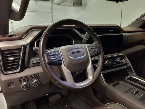 Used 2024 GMC Sierra 2500 Denali w/ Denali Reserve Package AWD/4WD image 4