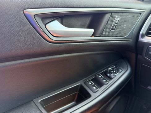 Certified 2020 Ford Edge SE FWD image 20