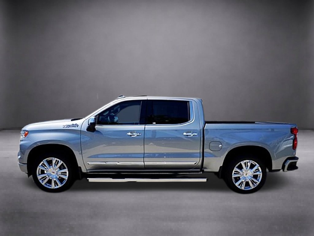Used 2024 Chevrolet Silverado 1500 High Country w/ High Country Premium Package AWD/4WD image 9