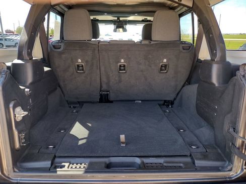 Used 2024 Jeep Wrangler Unlimited Rubicon AWD/4WD image 10
