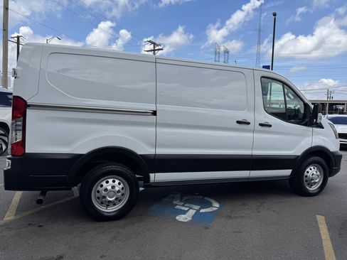 Used 2021 Ford Transit 150 Low Roof AWD image 4