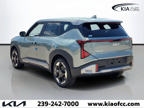 New 2027 Kia Seltos S FWD image 4