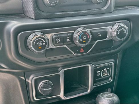 Used 2021 Jeep Wrangler Unlimited Sport AWD/4WD image 17