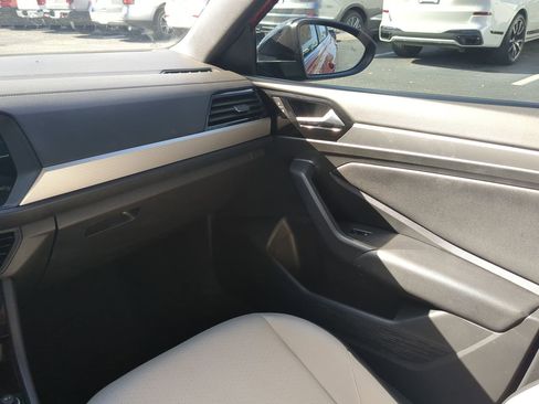 Used 2019 Volkswagen Jetta R-Line image 13