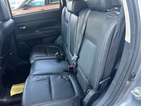 Used 2017 Mitsubishi Outlander GT AWD/4WD image 8