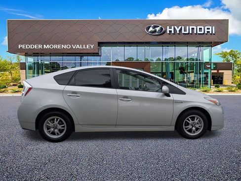 Used 2010 Toyota Prius Two image 3