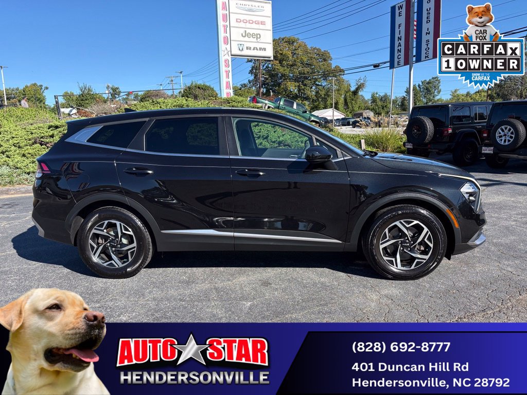 Used 2023 Kia Sportage LX FWD image 2