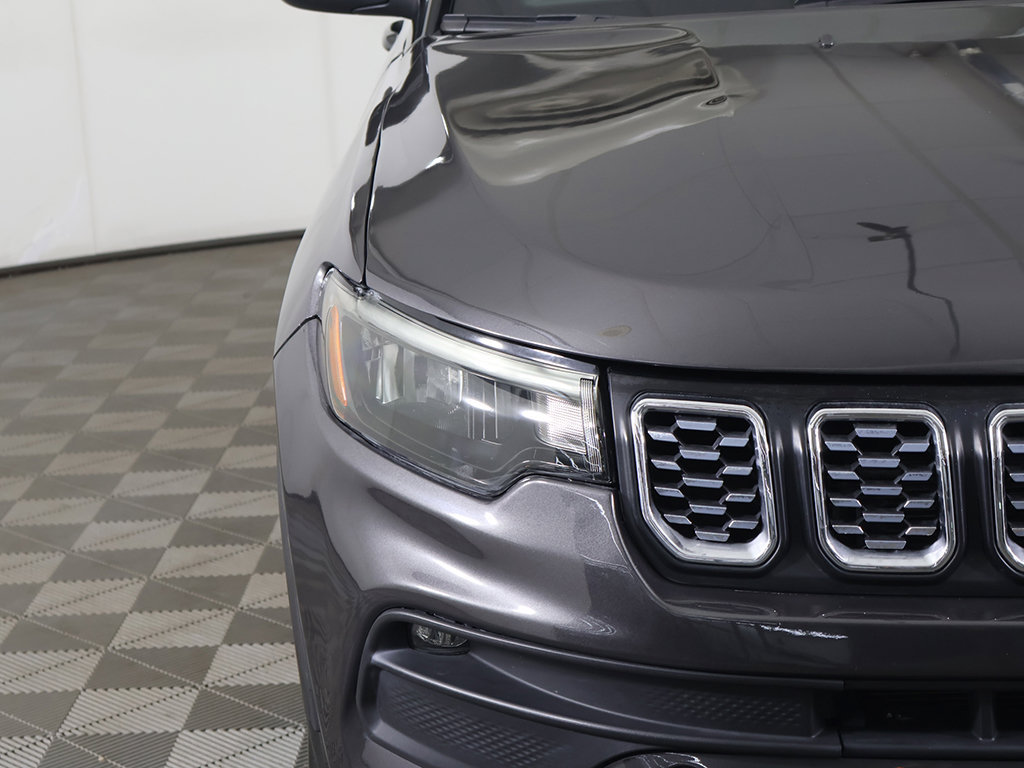 Used 2024 Jeep Compass Trailhawk AWD/4WD image 11