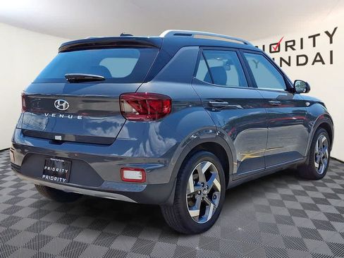 Certified 2025 Hyundai Venue Limited FWD image 4