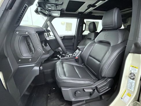 New 2025 Ford Bronco Badlands image 10