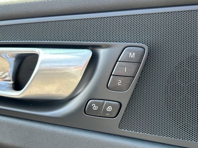Certified 2023 Volvo XC60 B5 Plus w/ Climate Package AWD/4WD image 20