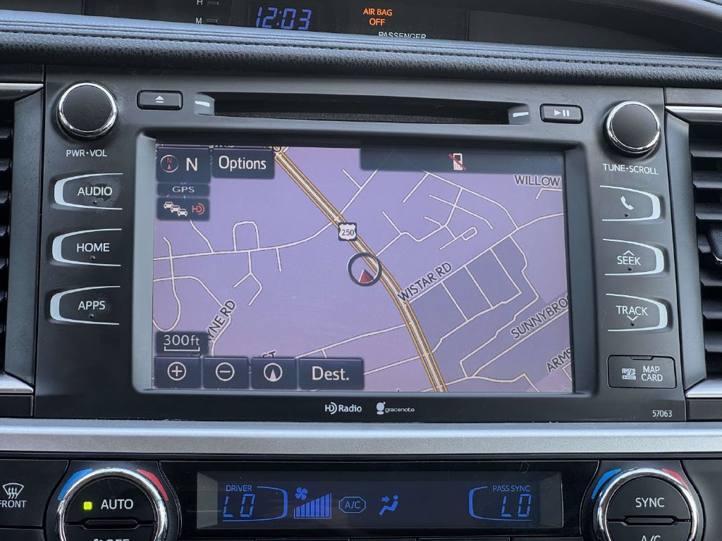 Used 2014 Toyota Highlander XLE AWD/4WD image 3
